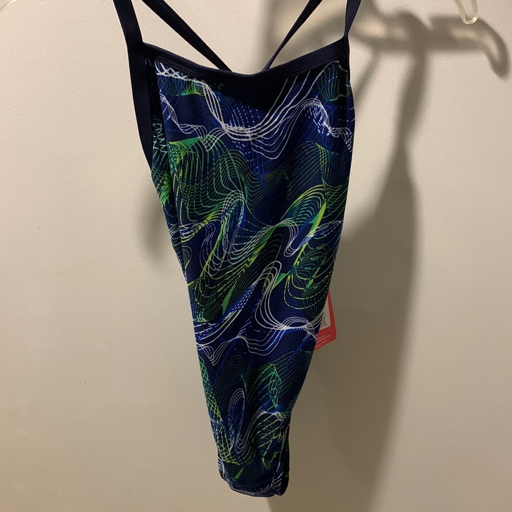 Sandies NWT girls one piece swimsuit, size 28, which is a 9/10 US